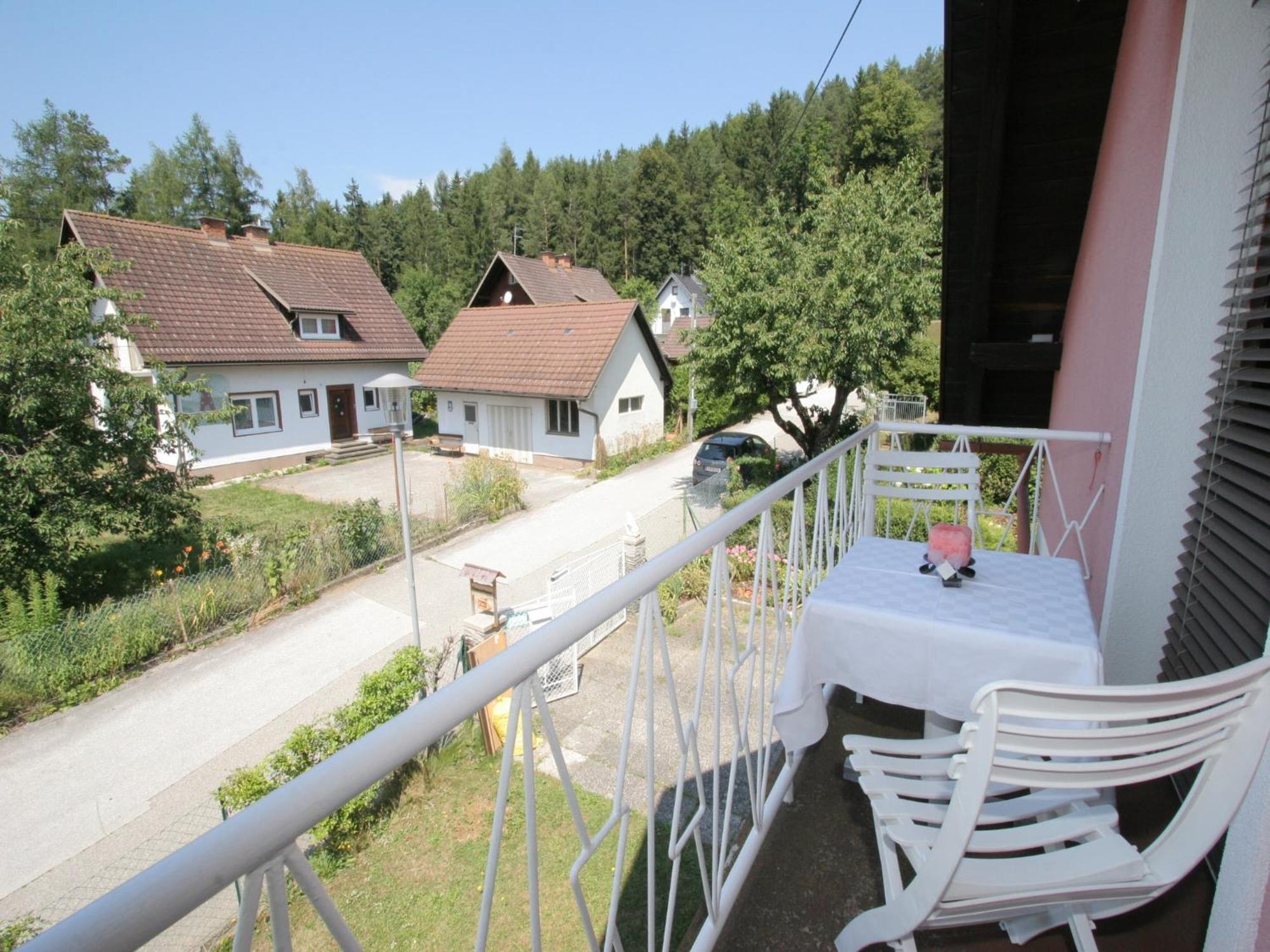 Modern Apartment With Garden Near The Petzen Ski Area In Eberndorf Carinthia Bagian luar foto